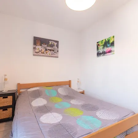 8 Personnes * Гаварни